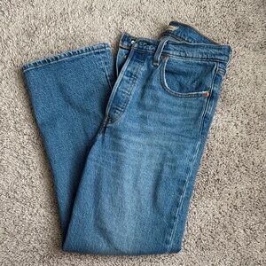 Levi Ribcage Straight Ankle jeans.